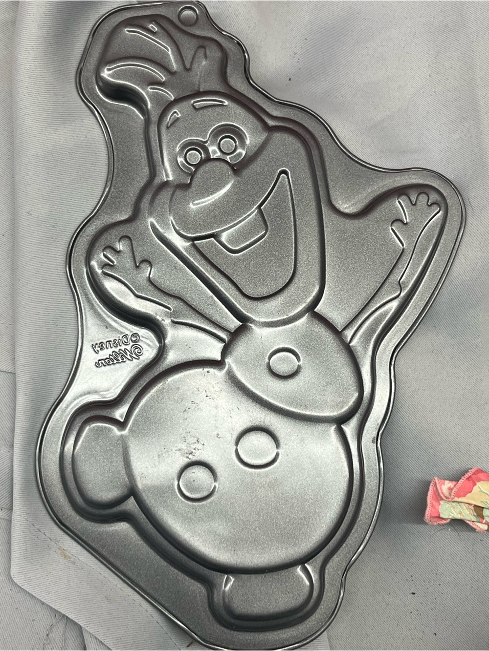 Disney Silver Olaf Character Cake Pan